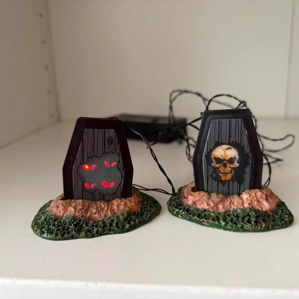 Lemax Spooky Town Halloween Village Coffin Graveyard Light Up Decor Set As Is